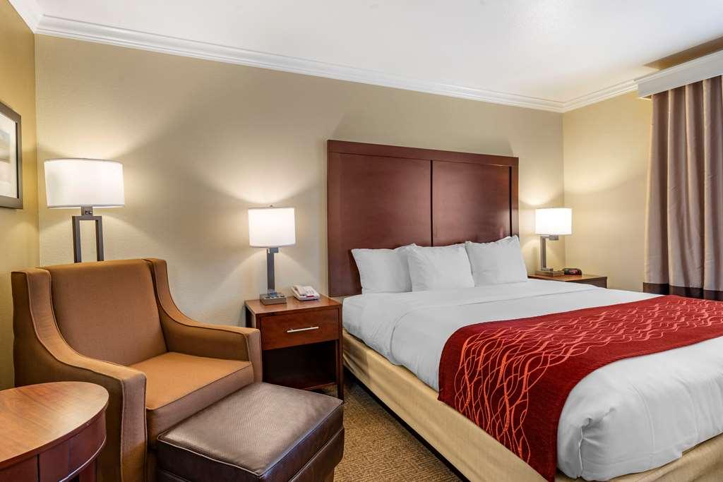 Comfort Inn Columbia Gorge Далз Стая снимка