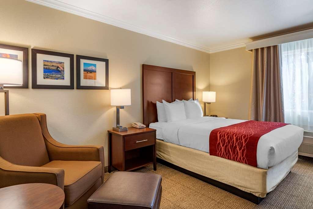 Comfort Inn Columbia Gorge Далз Стая снимка