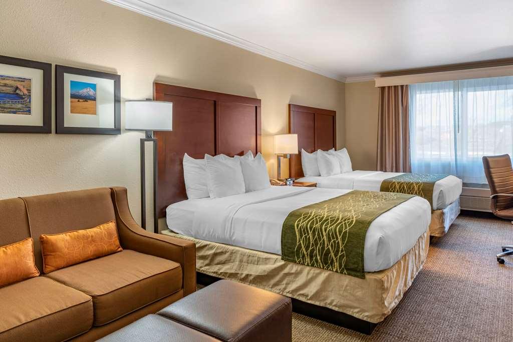 Comfort Inn Columbia Gorge Далз Стая снимка