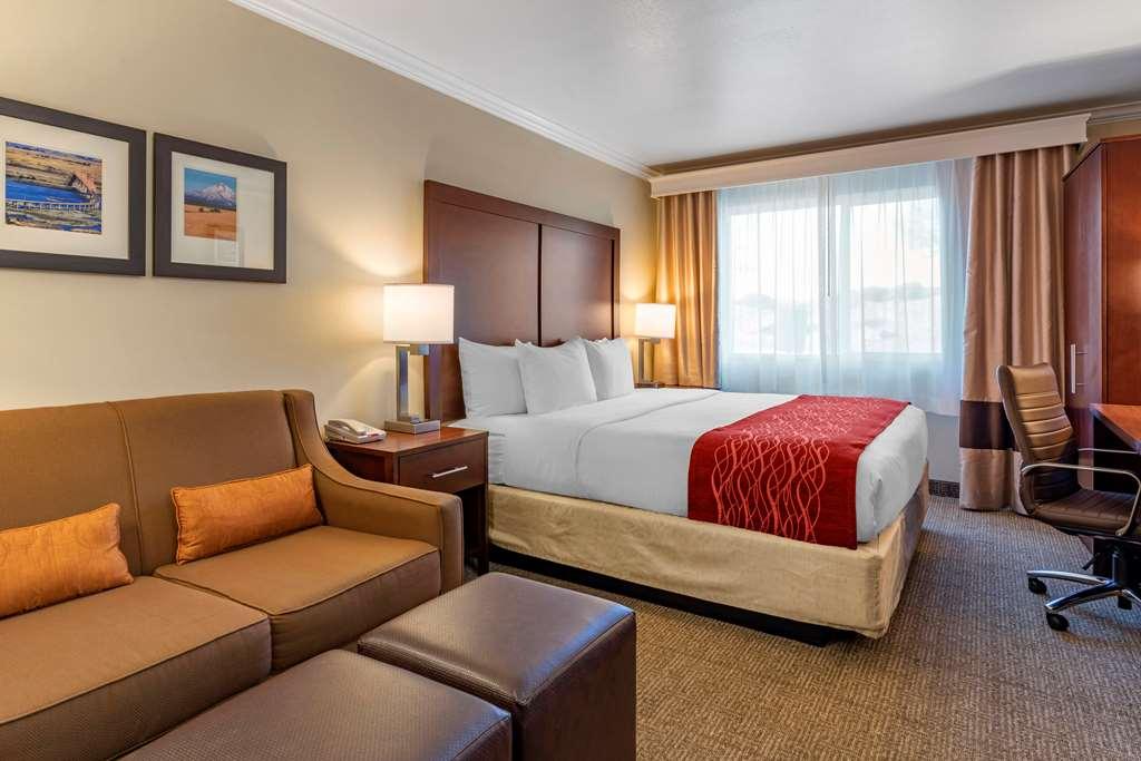 Comfort Inn Columbia Gorge Далз Стая снимка