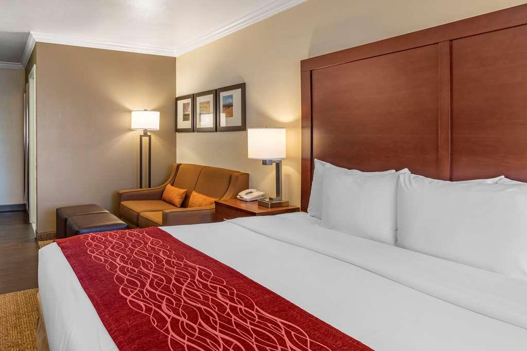 Comfort Inn Columbia Gorge Далз Стая снимка