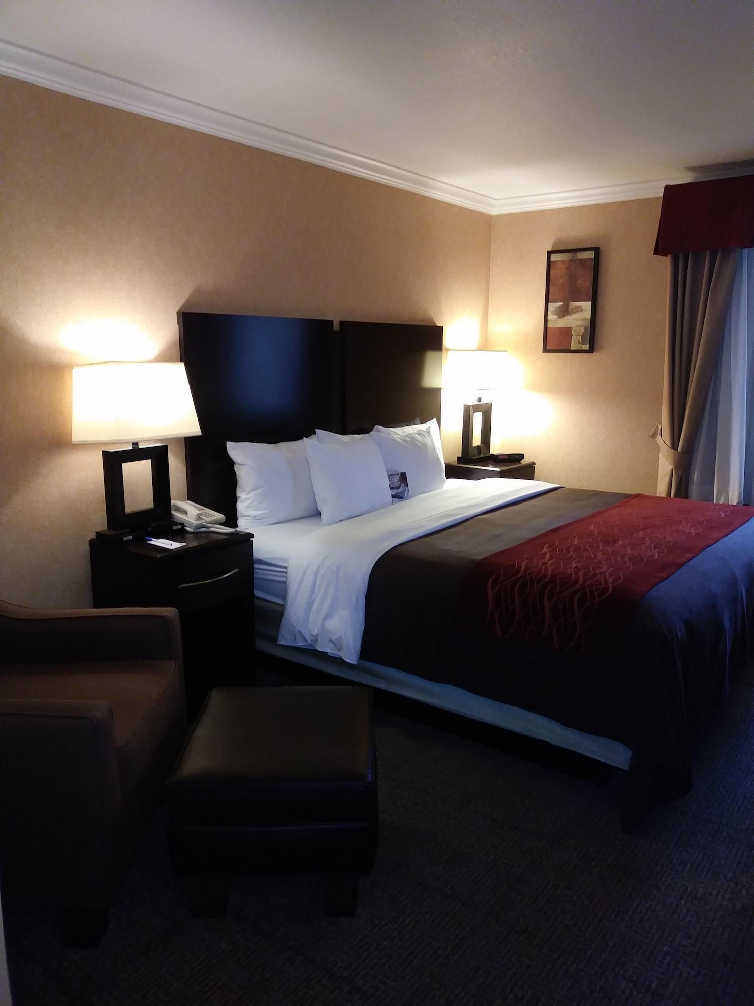 Comfort Inn Columbia Gorge Далз Екстериор снимка