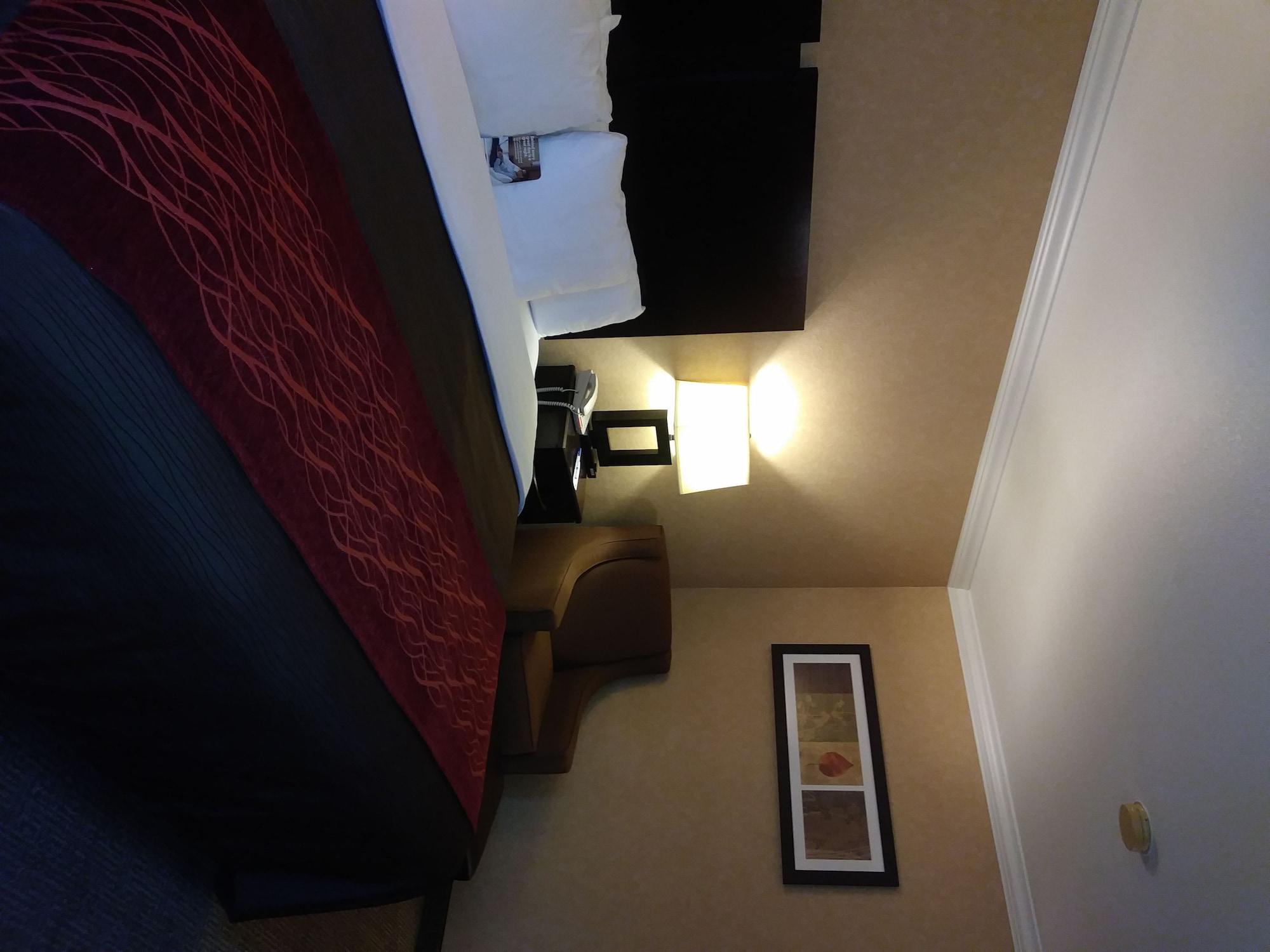 Comfort Inn Columbia Gorge Далз Екстериор снимка