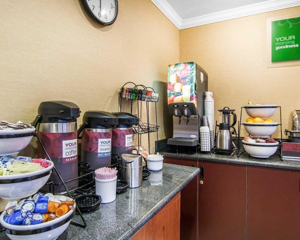 Comfort Inn Columbia Gorge Далз Екстериор снимка